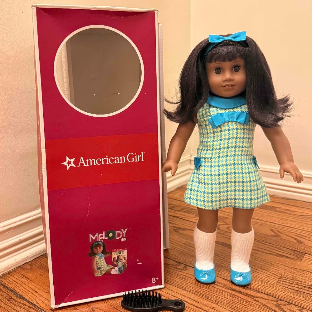 American Girl Melody Ellison 18 inch doll, brush and box - Excellent Used